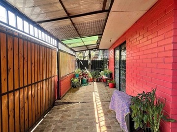 Casa en venta en Se vende casa de 2 pisos con 4d 2b en traquilo sector residencial, maipú., Maipú - 4 dormitorios, 2 baños