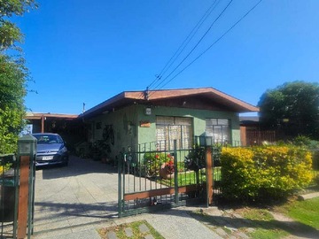 Casa en venta en Casa Familiar con Gran Jardín (137814), Viña del Mar - 5 dormitorios, 3 baños