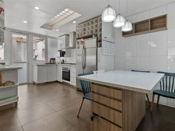 Casa en venta en Casa mediterranea 5d/4b en condominio la reina alta, La Reina - 5 dormitorios, 4 baños