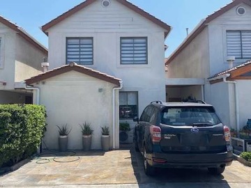 Casa en venta en Acogedora casa en condominio (73594), Huechuraba - 3 dormitorios, 3 baños