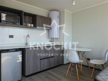 Departamento en arriendo mensual en Martínez de Rozas 2938, Santiago - 1 baño