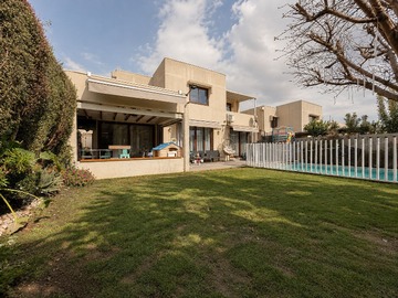 Casa en venta en Casa sector embalse en condominio cerrado (178263), Peñalolén - 5 dormitorios, 5 baños