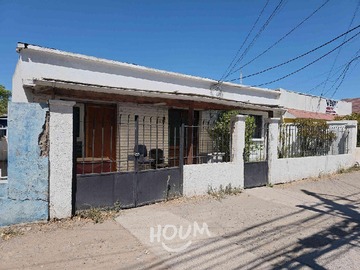 Casa en venta en Primera Transversal, Maipú - 4 dormitorios, 2 baños