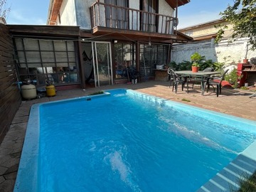 Casa en venta en Venta casa 2 pisos con piscina 3d+2b+estacionamiento, Maipú - 3 dormitorios, 2 baños