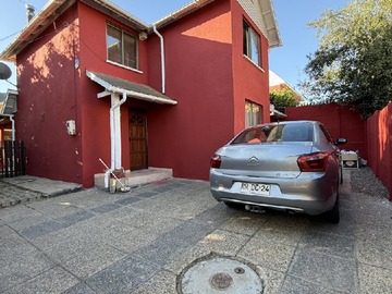 Casa en venta en Calle felipe segundo, Valparaíso - 4 dormitorios, 2 baños