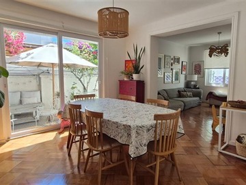 Casa en venta en Plaza Uruguay, Providencia - 3 dormitorios, 3 baños