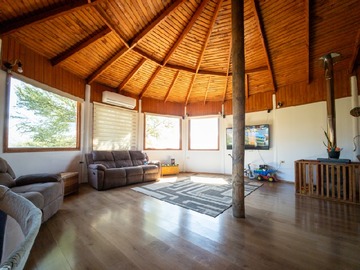 Casa en venta en Camino el Toro, Curacaví - 6 dormitorios, 4 baños