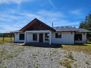 Casa en venta en Qpx5+prv, Villarrica - 4 dormitorios, 3 baños