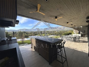 Casa en arriendo mensual en Piedra Roja, Colina - 6 dormitorios, 8 baños