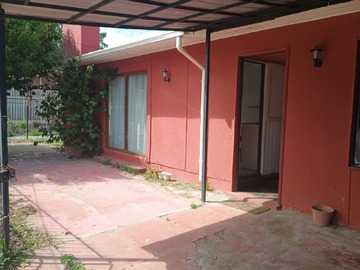 Casa en venta en 5 Oriente, Talca - 5 dormitorios, 2 baños