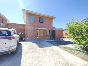 Casa en venta en Condominio cerro la cruz, Buin - 3 dormitorios, 3 baños