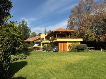 Venta / Casa / Colina