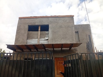 Casa en venta en Vendo Terreno Uso Habitacional en Puente Alto - 2 dormitorios, 2 baños