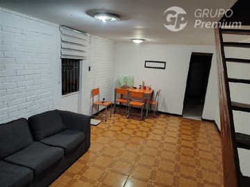 Casa en venta en Los Chonos con Arias Pardo, El Bosque - 3 dormitorios, 1 baño