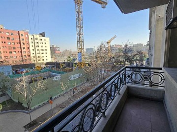 Oficina en venta en A pasos del Metro Baquedano (159956), Providencia - 7 dormitorios, 3 baños