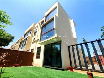 Departamento en venta en TownHouse en condominio a estrenar listo para habitar., La Reina - 3 dormitorios, 3 baños