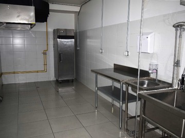 Local Comercial en arriendo mensual en Dark kitchen / arriendo de cocinas / kennedy (172023), Vitacura - 2 baños