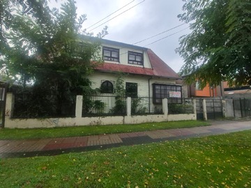 Casa en arriendo mensual en Se Arrienda Casa Amplia para Residencia - Oficina - Hotel - 7 dormitorios, 4 baños