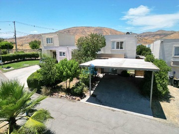 Casa en venta en Calle Las Cumbres, Til til - 3 dormitorios, 3 baños