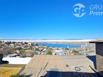 Casa en venta en Parte Alta Coquimbo, Coquimbo - 3 dormitorios, 2 baños