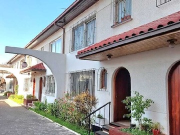 Casa en venta en Viña del Mar, Viña Oriente, Viña del Mar - 4 dormitorios, 3 baños
