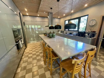 Casa en venta en Casa 5d 4b piscina pasos sta maria manquehue (141178), Vitacura - 5 dormitorios, 4 baños