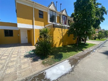 Casa en venta en Francisco javier kgugger, Buin - 4 dormitorios, 3 baños