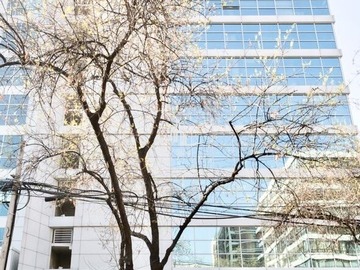 Oficina en arriendo mensual en Burgos/Renato Sanchez, Las Condes - 2 baños