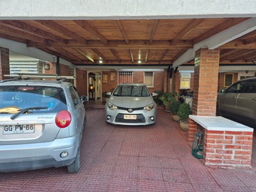 Casa en venta en Avenida Pedro Fontova Norte 6450, Huechuraba - 3 dormitorios, 4 baños