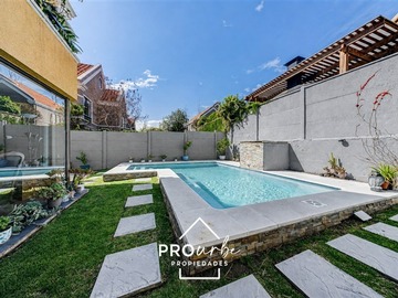 Casa en venta en San Carlos de Apoquindo, Las Condes - 4 dormitorios, 4 baños