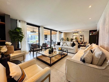 Casa en venta en Moderna Vivienda Cerca de Todo (178771), Lo Barnechea - 5 dormitorios, 5 baños