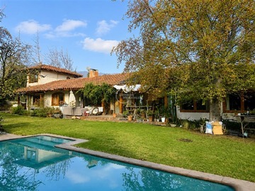 Casa en venta en Camino Las Flores / Camino La Fuente, Las Condes - 5 dormitorios, 4 baños