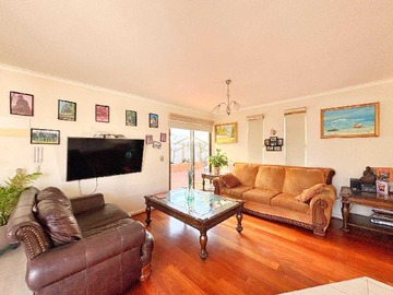 Casa en venta en Casa en Doña Rosita: Amplia, Segura y UF 8.600 (178000), Coquimbo - 4 dormitorios, 3 baños