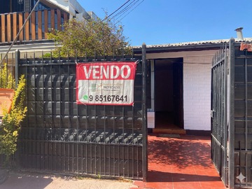Casa en venta en Corpus Christi 4505, Maipú - 4 dormitorios, 1 baño