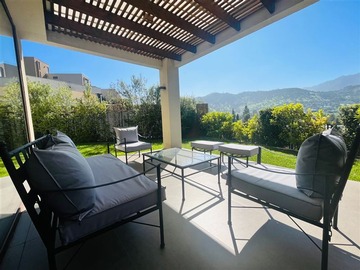 Casa en venta en Colegio Mayflower / Huinganal, Lo Barnechea - 5 dormitorios, 5 baños