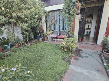 Casa en venta en Sector residencial, cercano a Metro El Parron (155997), La Cisterna - 3 dormitorios, 1 baño