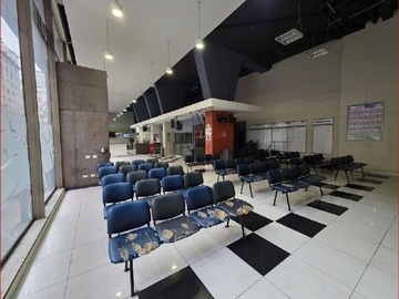 Local Comercial en arriendo mensual en Arrienda Local 206 M2 UF 164 Santiago Centro - 4 baños