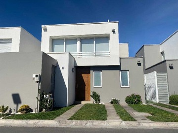 Casa en venta en Hermosa casa las vizcachas puente alto (121073), Puente Alto - 3 dormitorios, 3 baños