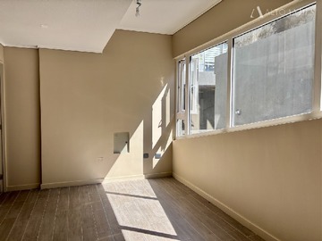 Oficina en arriendo mensual en Avenida Bilbao 2518, Providencia - 1 dormitorio, 1 baño