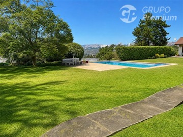 Casa en venta en Sector Los Pinos - Reñaca, Viña del Mar - 6 dormitorios, 6 baños