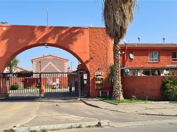 Casa en venta en Protectora de la Infancia, Puente Alto - 3 dormitorios, 2 baños