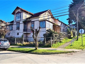 Local Comercial en venta en Se vende casona comercial barrio histórico, Puerto Varas - 12 dormitorios, 4 baños