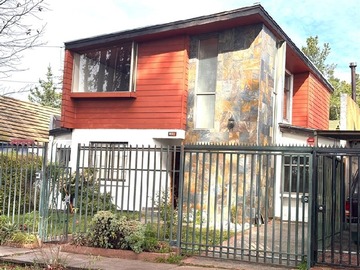 Casa en venta en Fundadores, Valparaíso - 5 dormitorios, 3 baños