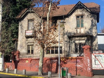 Local Comercial en venta en Ernesto Pinto Lagarrigue - Dominica, Recoleta - 8 dormitorios, 2 baños