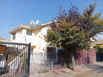 Casa en arriendo mensual en Los Paltos Oriente 1903, San Bernardo, Región Metropolitana de Santiago 8050000, Chile, San Bernardo - 3 dormitorios, 2 baños