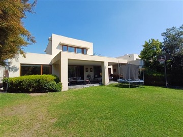 Casa en venta en Camino La Fuente, Colina - 3 dormitorios, 3 baños