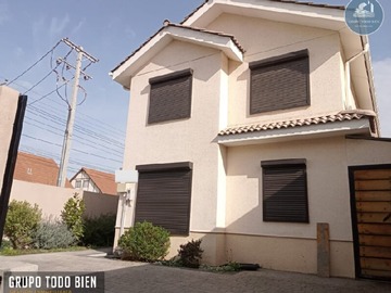 Casa en arriendo mensual en Los Ceibos 1142, Padre Hurtado, Padre Hurtado - 4 dormitorios, 3 baños