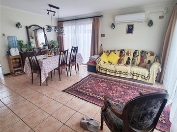 Casa en venta en Alcalde Eduardo Castillo Velasco - Alcalde Jorge Monckeberg, Ñuñoa - 5 dormitorios, 4 baños