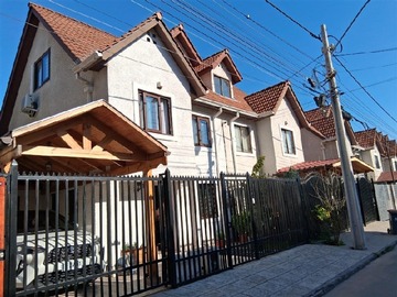 Casa en venta en Astro rey 0670, maipú, Maipú - 4 dormitorios, 3 baños