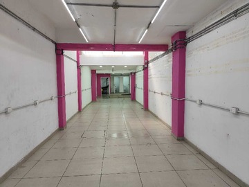 Local Comercial en arriendo mensual en Local Ideal para Emprender Zona alto Transito (168192), Santiago - 2 baños